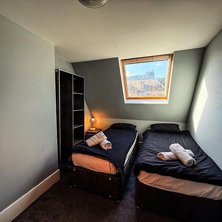 2 Bedroom Apartment In The Heart Of Newcastle - Spacious - Sleeps 7 Exterior photo