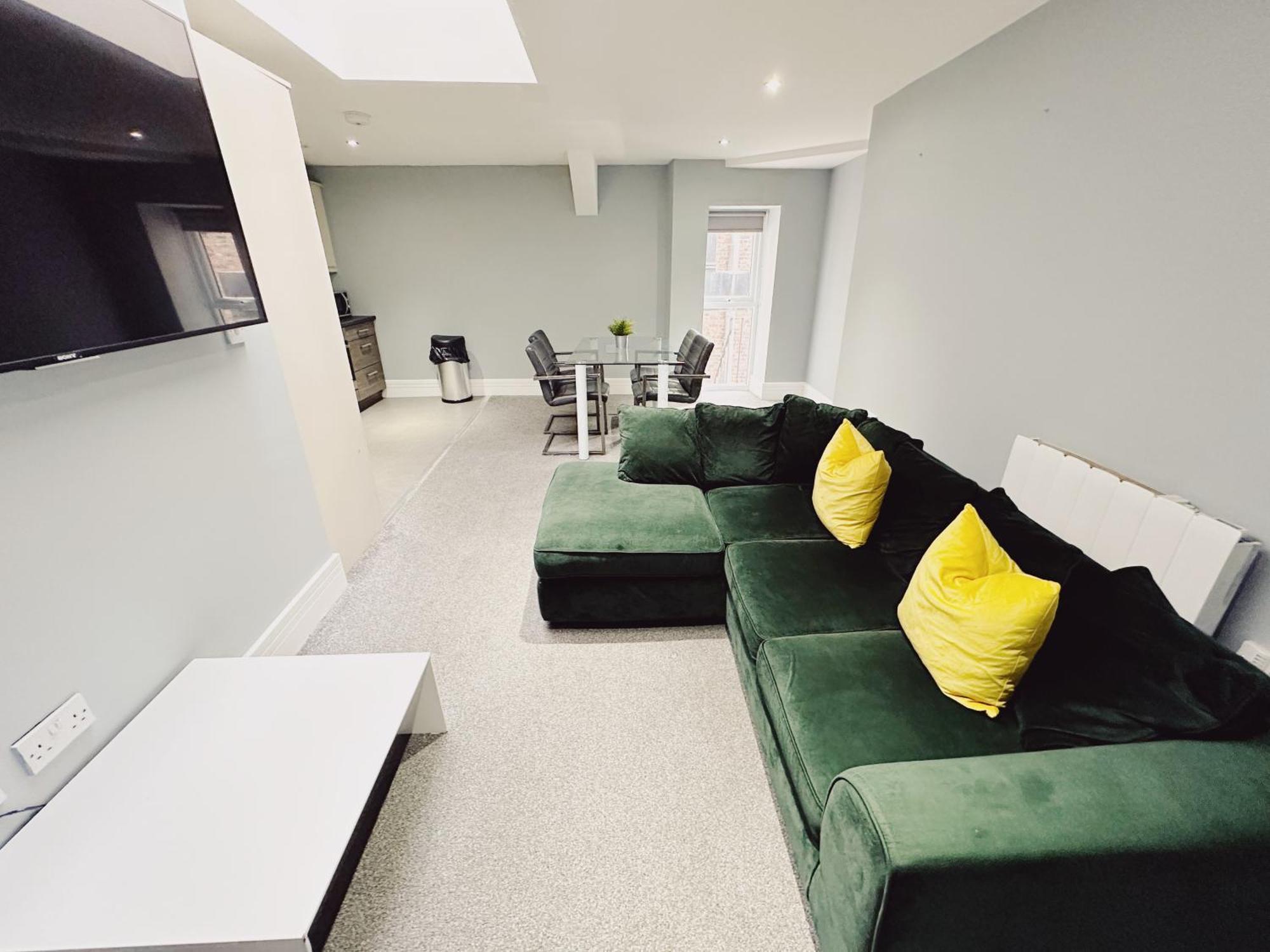 2 Bedroom Apartment In The Heart Of Newcastle - Spacious - Sleeps 7 Exterior photo