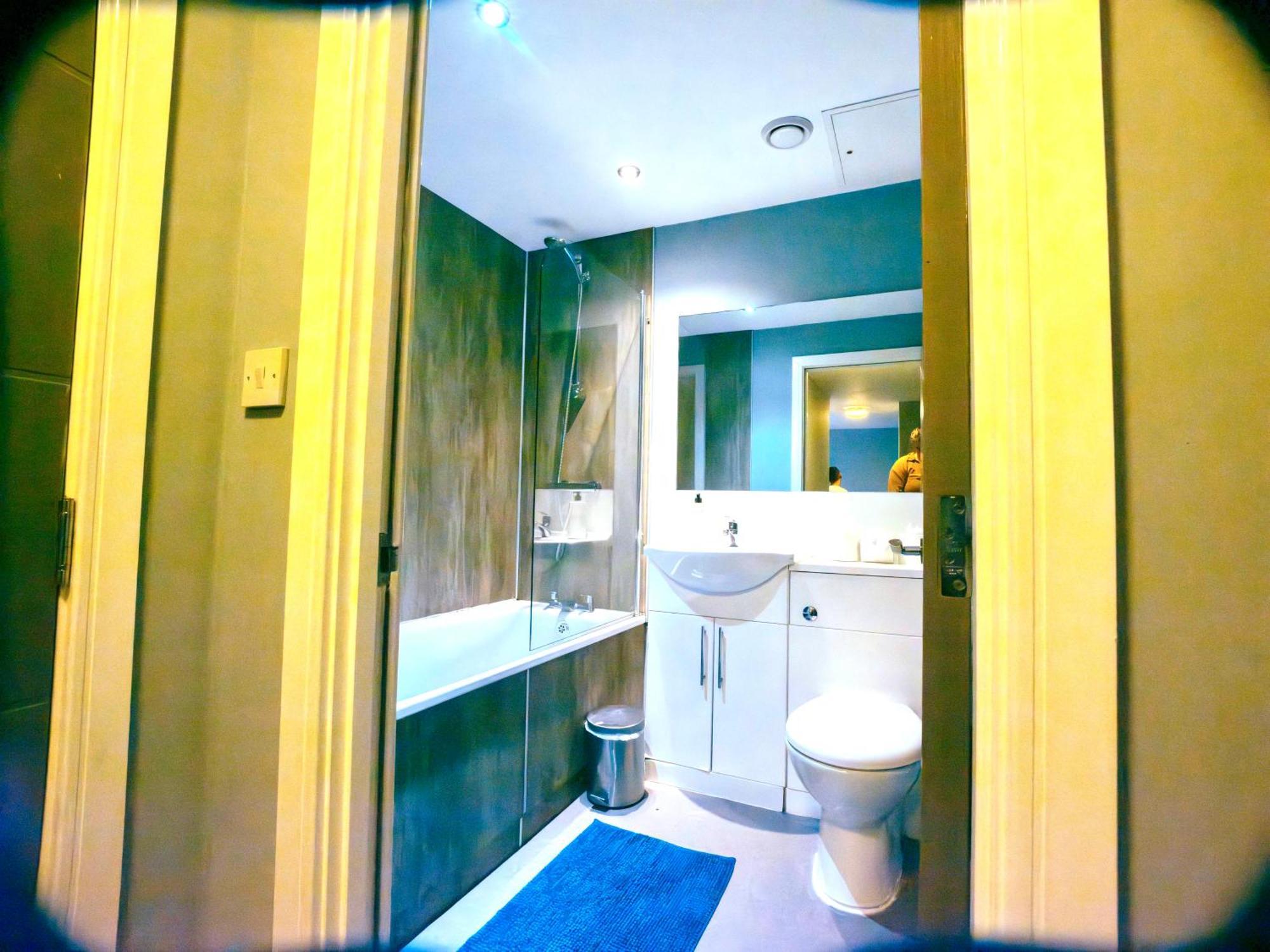 2 Bedroom Apartment In The Heart Of Newcastle - Spacious - Sleeps 7 Exterior photo