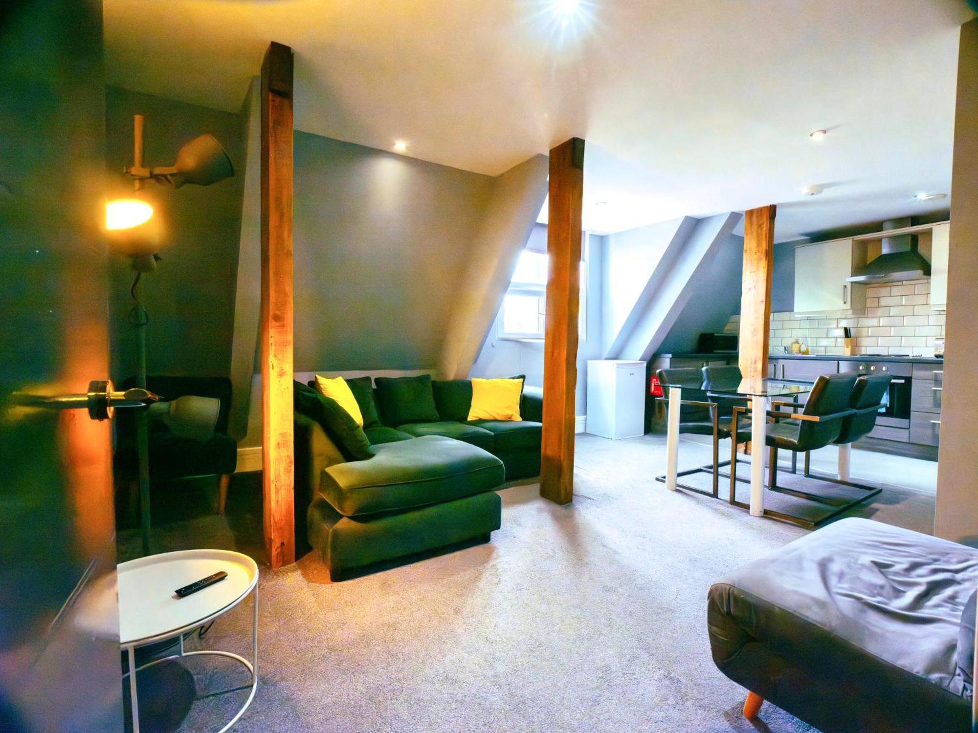 2 Bedroom Apartment In The Heart Of Newcastle - Spacious - Sleeps 7 Exterior photo