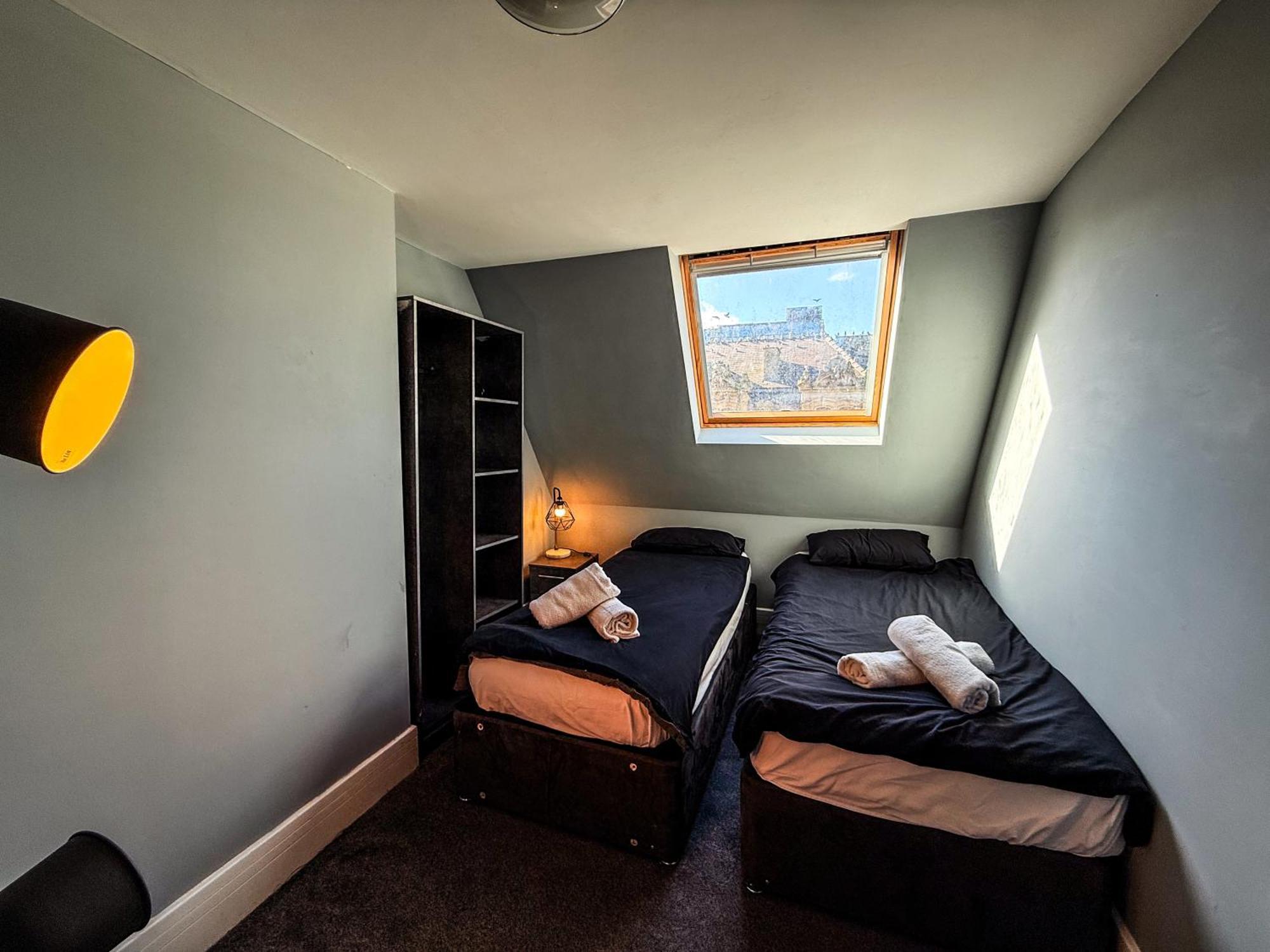 2 Bedroom Apartment In The Heart Of Newcastle - Spacious - Sleeps 7 Exterior photo